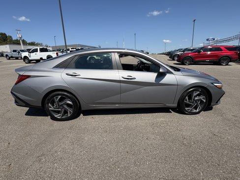 Used 2024 Hyundai Elantra Limited image 6