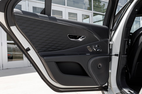 New 2025 Bentley Flying Spur Plug-In Hybrid image 37