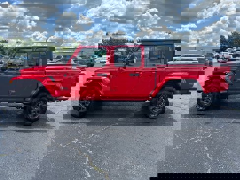 New 2025 Jeep Gladiator Sport image 4