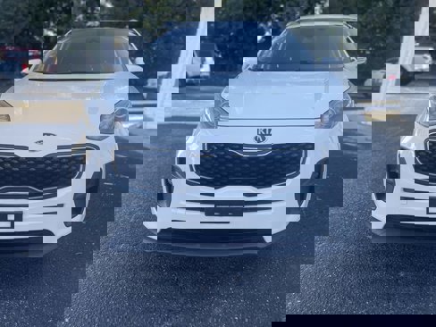 Used 2018 Kia Sportage LX w/ LX Technology Package image 3