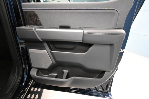 New 2025 Ford F250 Lariat w/ Lariat Ultimate Package image 24