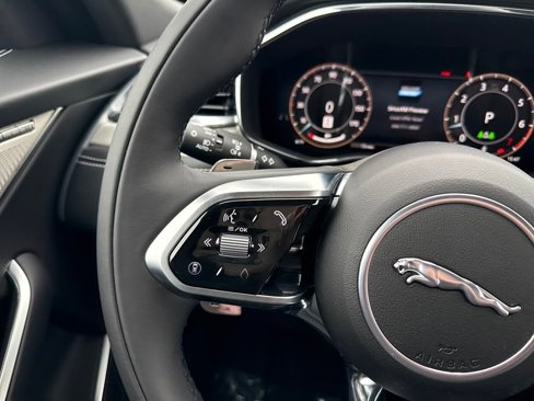 New 2026 Jaguar F-PACE R-Dynamic S image 21