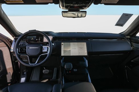 New 2025 Land Rover Range Rover Sport SE image 13