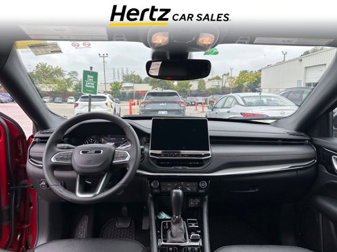Used 2025 Jeep Compass Trailhawk image 9