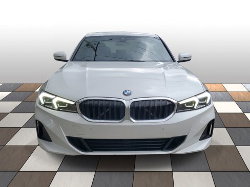 Used 2024 BMW 330i Sedan image 2