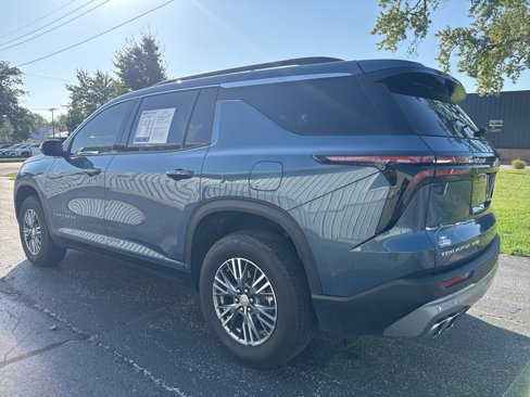 Used 2025 Chevrolet Traverse LT image 5