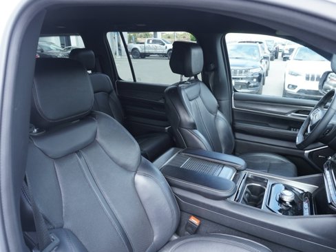 Used 2024 Jeep Wagoneer Series II w/ Flexible Seating Group image 25