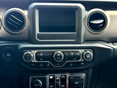 Used 2020 Jeep Wrangler Unlimited Sport image 18