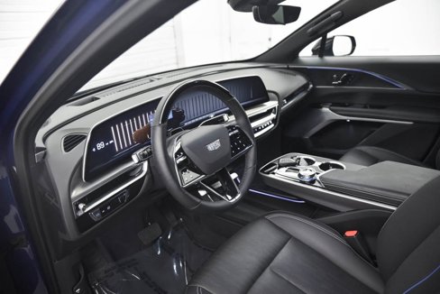 Used 2024 Cadillac Lyriq Luxury image 16