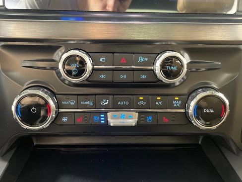 Used 2025 Ford F450 Lariat w/ FX4 Off-Road Package image 21