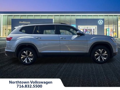 Certified 2025 Volkswagen Atlas SE image 2