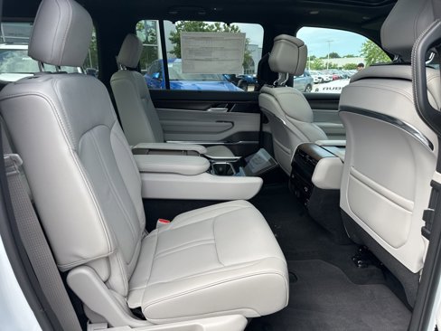 New 2025 Jeep Grand Wagoneer 4WD image 47