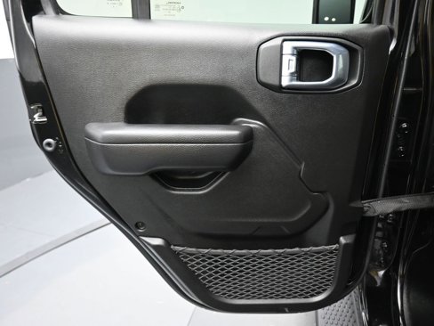 Used 2024 Jeep Wrangler Sport S image 30