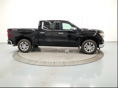 Used 2025 Chevrolet Silverado 1500 LTZ image 9