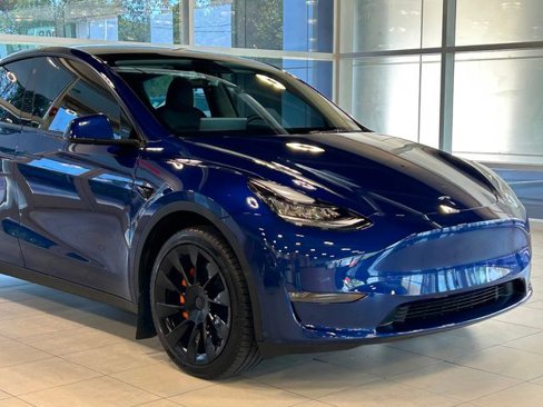 Used 2023 Tesla Model Y Long Range image 5