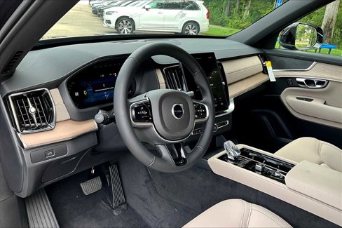 New 2026 Volvo XC90 B6 Plus image 9