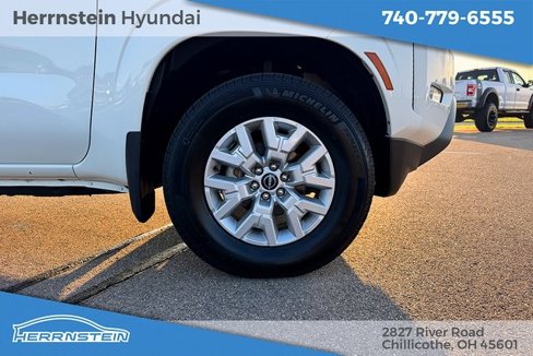 Used 2024 Nissan Frontier SV w/ SV Convenience Package image 30