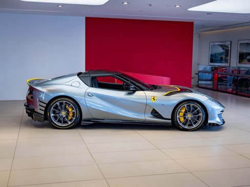 Used 2023 Ferrari 812 Competizione A image 32