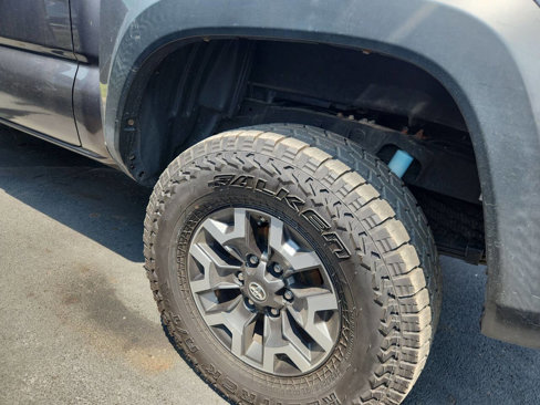 Used 2018 Toyota Tacoma TRD Off-Road image 25