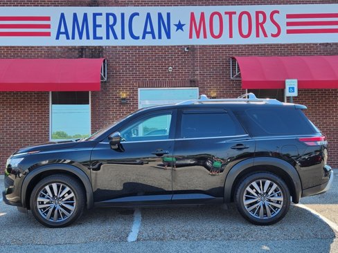 Used 2023 Nissan Pathfinder SL w/ SL Premium Package image 1