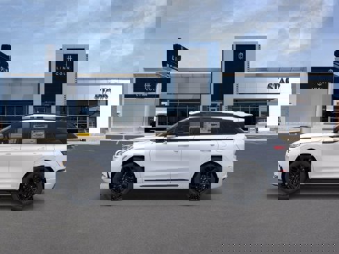 New 2025 Lincoln Corsair AWD w/ Equipment Group 101A image 3