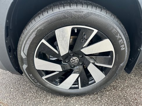 New 2025 Volkswagen Atlas Cross Sport SE image 27