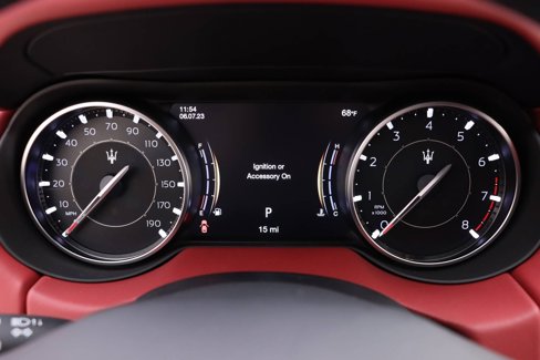 New 2023 Maserati Levante GT image 17