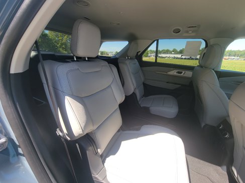 New 2025 Ford Explorer Active image 34