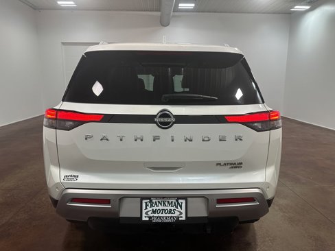 Used 2024 Nissan Pathfinder Platinum image 45
