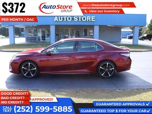 Used 2018 Toyota Camry XSE image 1