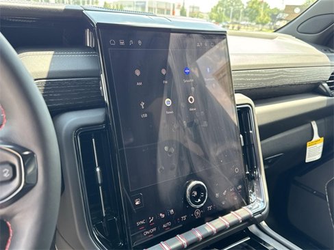 New 2025 GMC Yukon XL AT4 Ultimate image 19