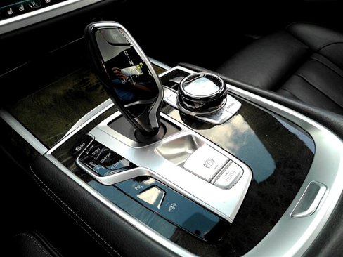Used 2019 BMW 740i w/ Executive Package image 22