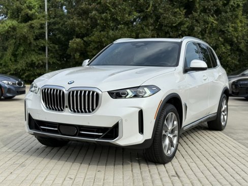 New 2026 BMW X5 sDrive40i image 2