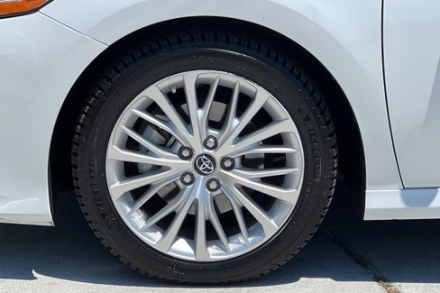 Used 2019 Toyota Camry XLE image 25