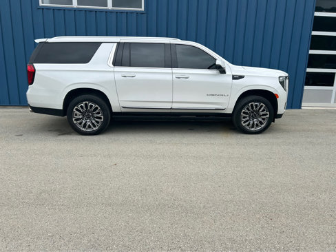 Used 2023 GMC Yukon XL Denali Ultimate w/ LPO, Floor Liner Package image 17