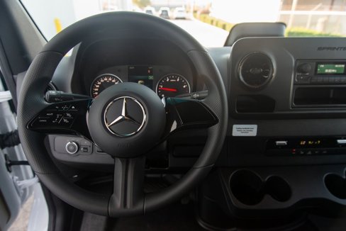 Used 2025 Mercedes-Benz Sprinter 2500 image 39