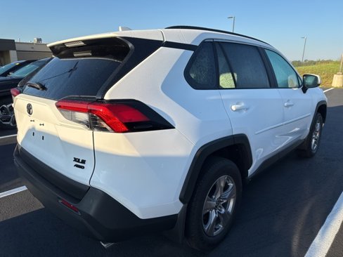 Used 2025 Toyota RAV4 XLE w/ Convenience Package image 9