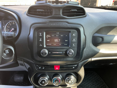 Used 2016 Jeep Renegade 75th Anniversary image 23