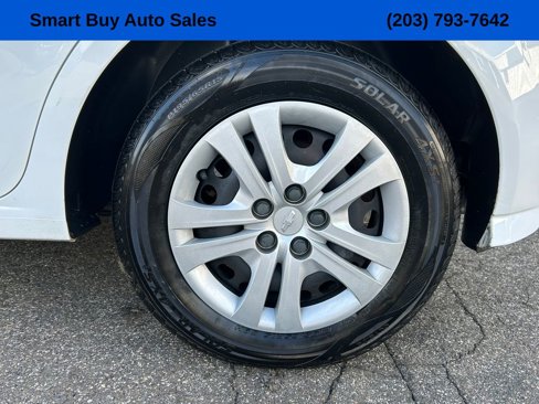Used 2020 Chevrolet Sonic LT image 9