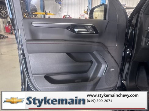 New 2026 Chevrolet Suburban RST image 16