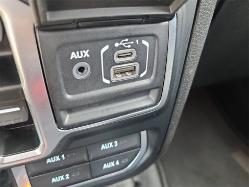 Used 2024 Jeep Wrangler Sahara image 30