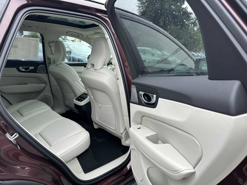 New 2026 Volvo XC60 B5 Ultra w/ Protection Package image 21