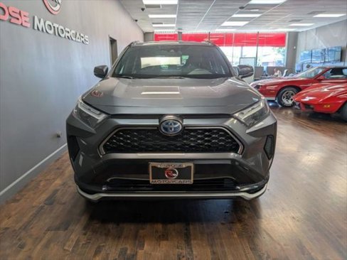 Used 2022 Toyota RAV4 SE w/ Carpet Mat Package (TMS) image 3