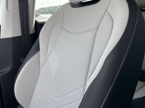 New 2025 Volkswagen Tiguan SE image 37
