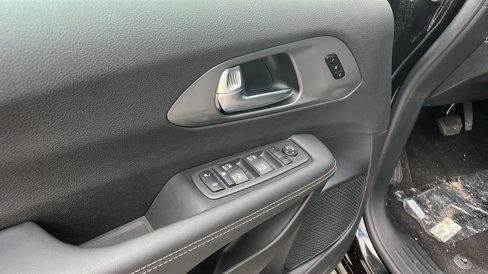 New 2025 Chrysler Pacifica Select image 16