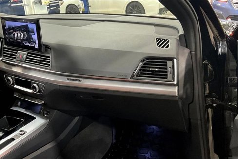 Certified 2025 Audi Q5 2.0T Premium image 16