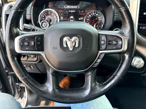 Used 2019 RAM 1500 Laramie image 17