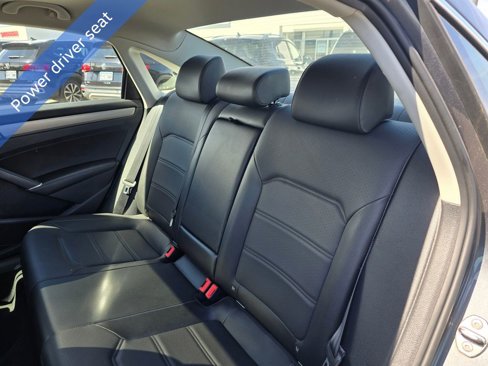 Used 2022 Volkswagen Passat 2.0T SE image 19