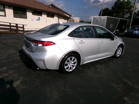 Used 2023 Toyota Corolla LE image 3