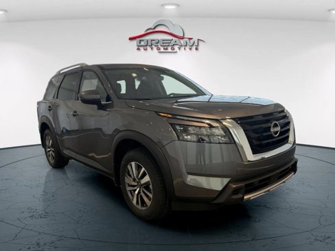 New 2025 Nissan Pathfinder SL image 1